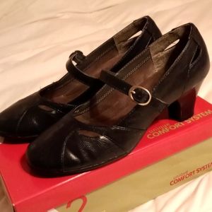 Navy A2 by Aerosoles Marimba Comfort Pump Size 9M, Excellent condition